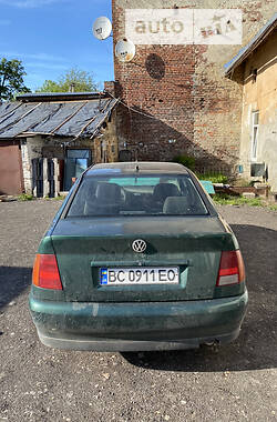 Седан Volkswagen Polo 1996 в Львове