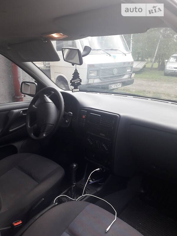 Хетчбек Volkswagen Polo 1999 в Городку