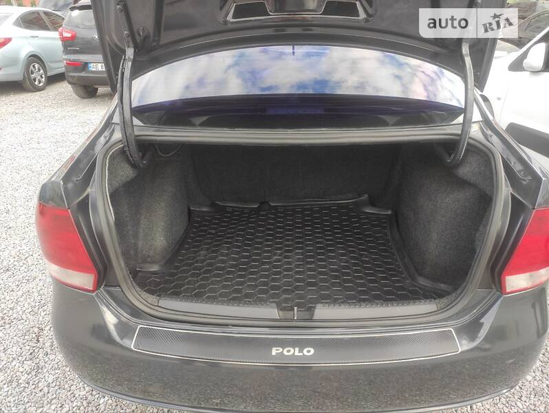 Седан Volkswagen Polo 2013 в Днепре