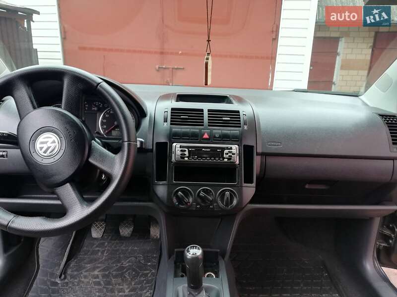 Хетчбек Volkswagen Polo 2005 в Рівному