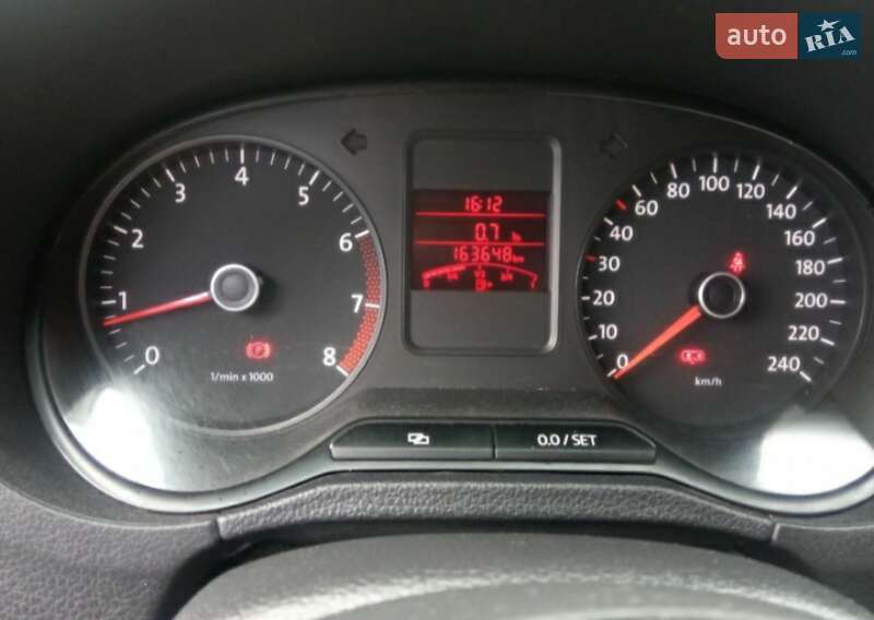 Седан Volkswagen Polo 2013 в Старій Вижівці