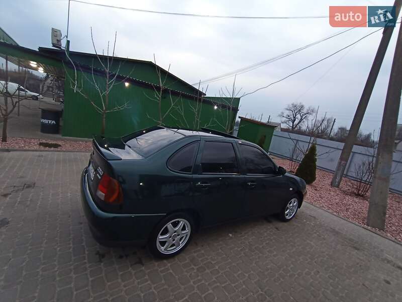 Седан Volkswagen Polo 1997 в Барышевке