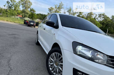 Седан Volkswagen Polo 2016 в 