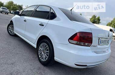 Седан Volkswagen Polo 2016 в 