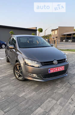 Хэтчбек Volkswagen Polo 2010 в 