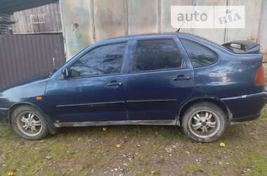 Седан Volkswagen Polo 1998 в Рожнятове