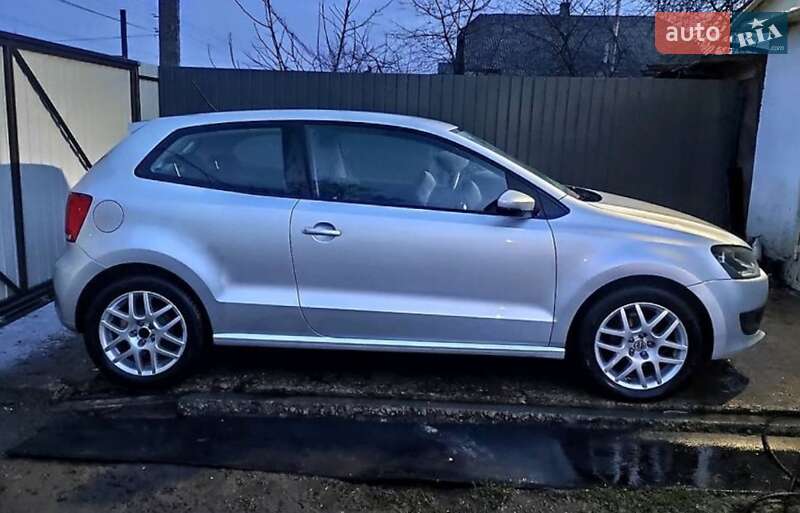 Хэтчбек Volkswagen Polo 2012 в Ивано-Франковске