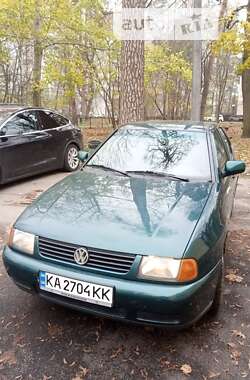 Седан Volkswagen Polo 1997 в Киеве