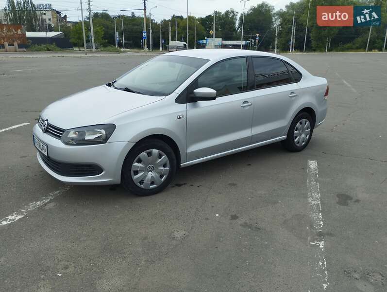 Седан Volkswagen Polo 2011 в Сарнах