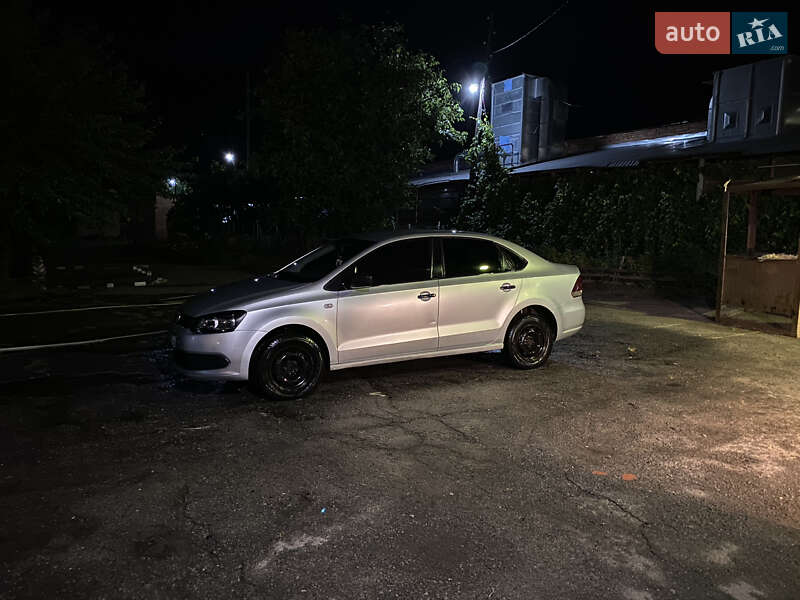 Седан Volkswagen Polo 2011 в Днепре