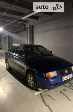 Седан Volkswagen Polo 1997 в Киеве