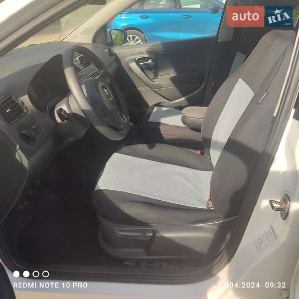 Хэтчбек Volkswagen Polo 2010 в Ужгороде