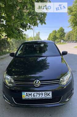 Седан Volkswagen Polo 2013 в Звягелі