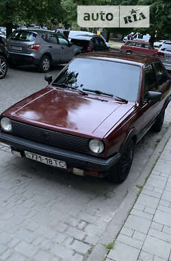 Седан Volkswagen Polo 1987 в Новояворовске