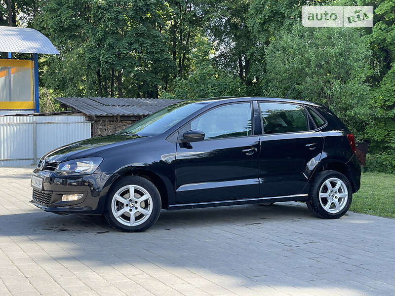 Хэтчбек Volkswagen Polo 2011 в Болехове