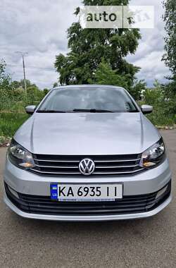 Седан Volkswagen Polo 2015 в Киеве