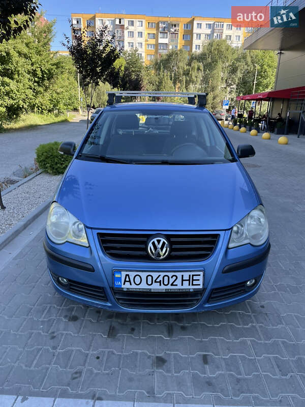 Хэтчбек Volkswagen Polo 2006 в Ужгороде