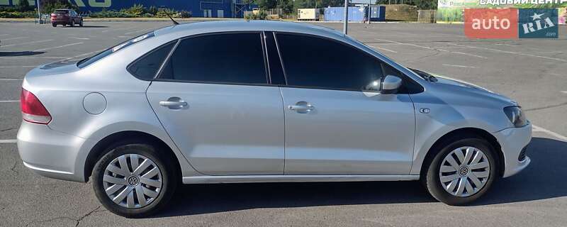 Седан Volkswagen Polo 2013 в Днепре
