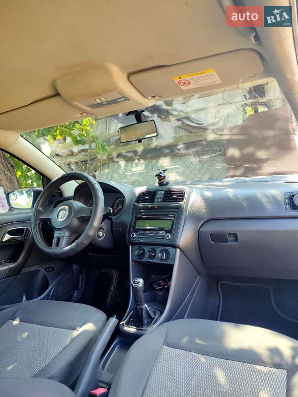 Седан Volkswagen Polo 2012 в Семеновке