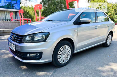 Седан Volkswagen Polo 2017 в Днепре