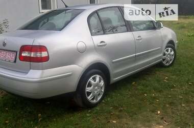 Седан Volkswagen Polo 2005 в Луцьку