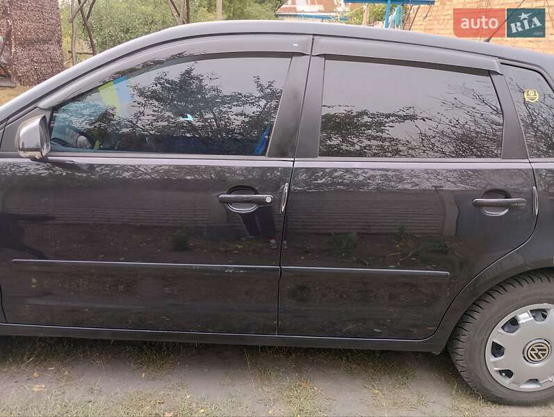 Хэтчбек Volkswagen Polo 2005 в Городище