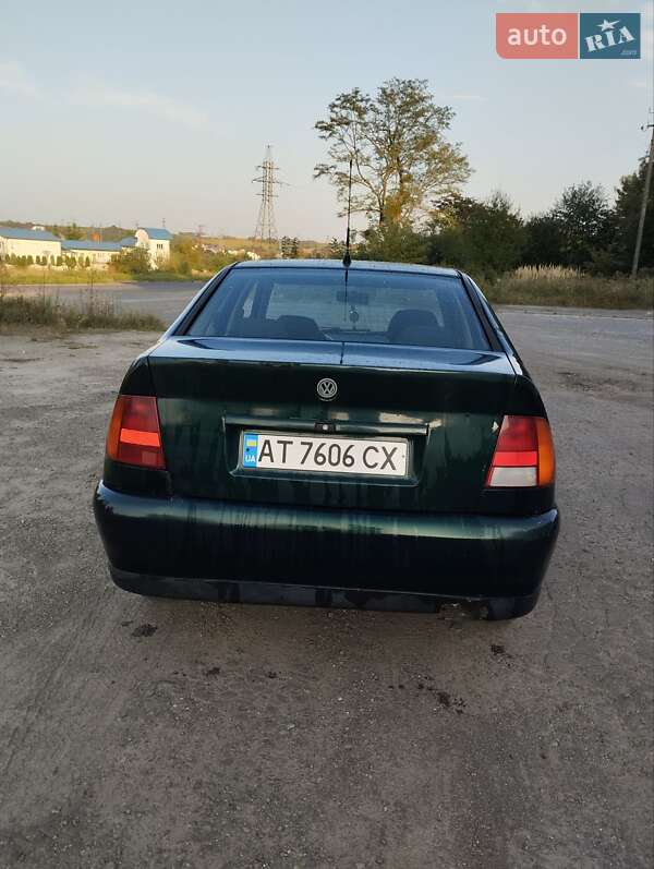Седан Volkswagen Polo 1997 в Новом Роздоле