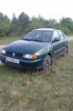 Седан Volkswagen Polo 1997 в Маневичах