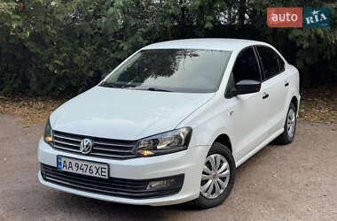 Седан Volkswagen Polo 2018 в Прилуках