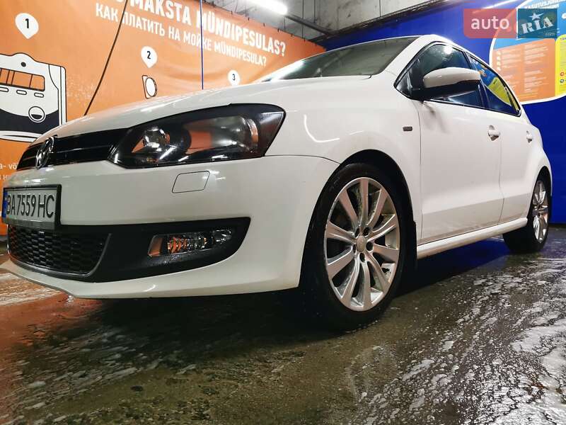 Хэтчбек Volkswagen Polo 2013 в Кропивницком