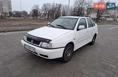 Седан Volkswagen Polo 1997 в Черкасах