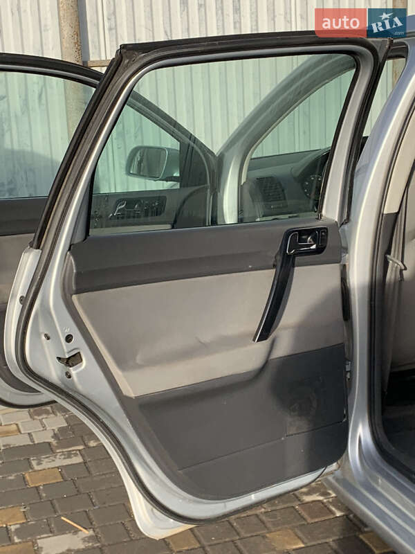 Хетчбек Volkswagen Polo 2003 в Ізяславі