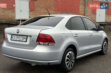 Седан Volkswagen Polo 2012 в Сумах