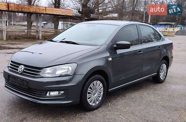 Седан Volkswagen Polo 2017 в Жовтих Водах