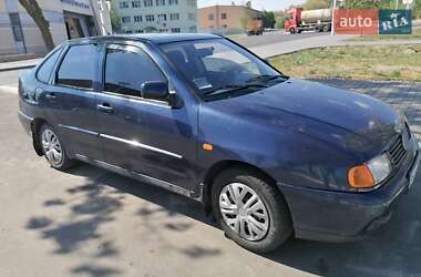 Седан Volkswagen Polo 1997 в Вишгороді