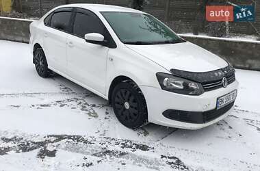 Седан Volkswagen Polo 2013 в Ровно