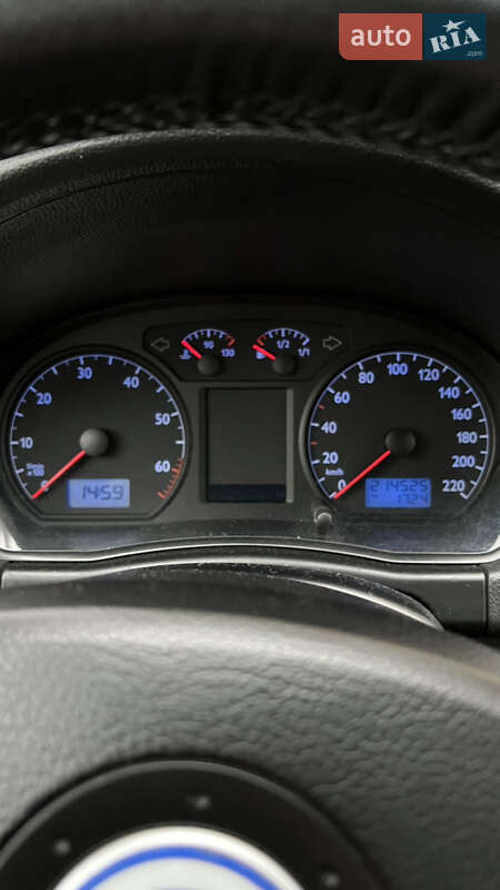 Хетчбек Volkswagen Polo 2002 в Дніпрі