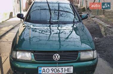 Седан Volkswagen Polo 1998 в 
