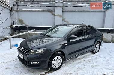 Седан Volkswagen Polo 2016 в Киеве