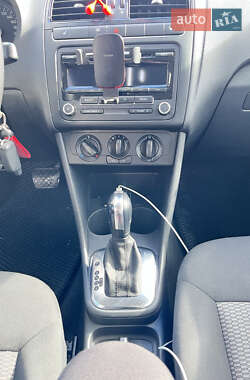 Хэтчбек Volkswagen Polo 2011 в 