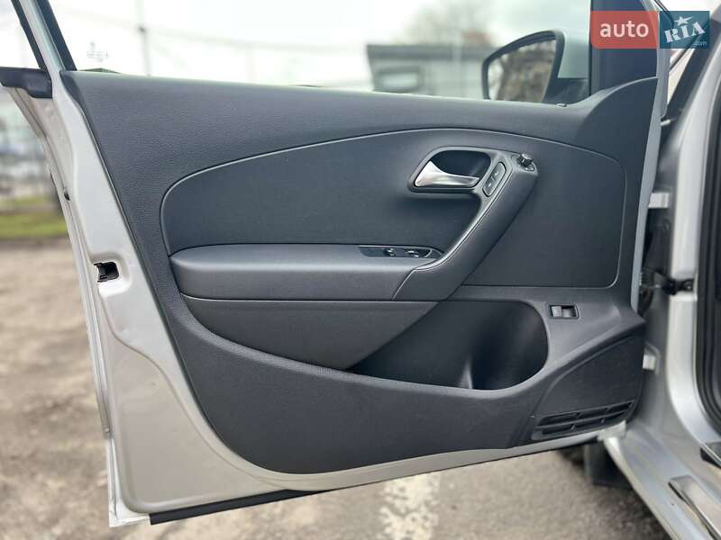 Седан Volkswagen Polo 2012 в Киеве фото 27 Седан Volkswagen Polo 2012 в Киеве