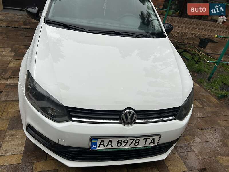 Седан Volkswagen Polo 2015 в 