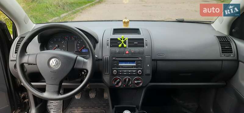 Хэтчбек Volkswagen Polo 2006 в Стебнику