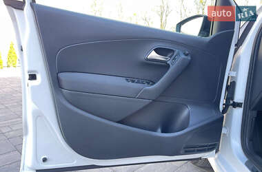 Хэтчбек Volkswagen Polo 2011 в 