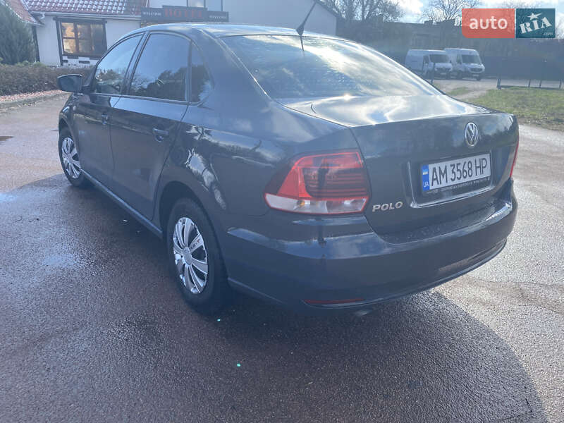 Седан Volkswagen Polo 2016 в Бердичеве