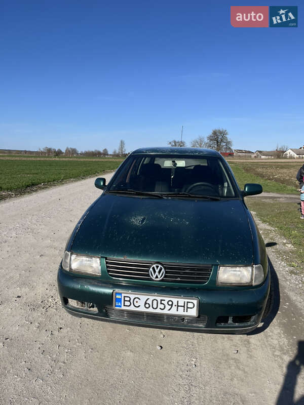 Хэтчбек Volkswagen Polo 1999 в Городке