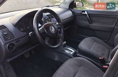 Хэтчбек Volkswagen Polo 2006 в 