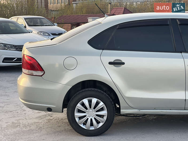 Седан Volkswagen Polo 2013 в Киеве