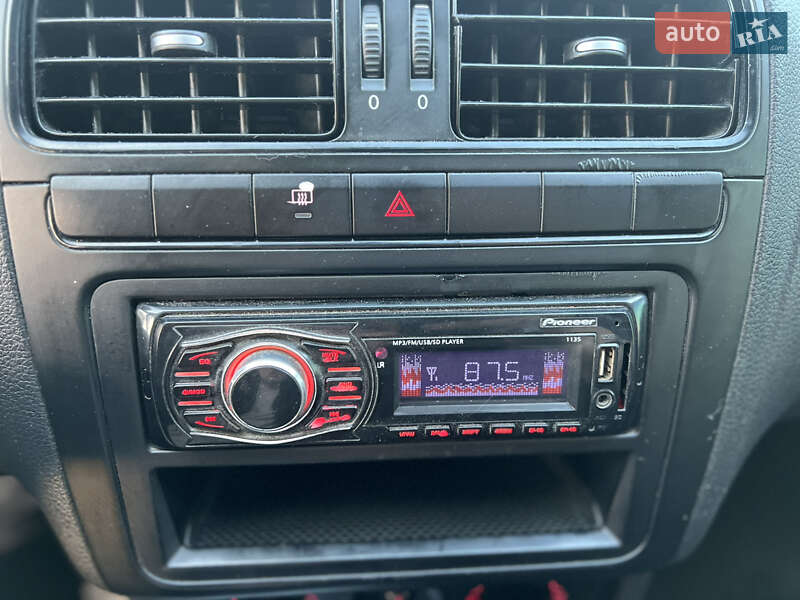 Седан Volkswagen Polo 2013 в Киеве