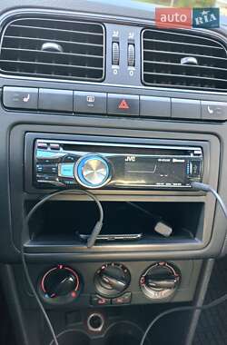 Седан Volkswagen Polo 2011 в 